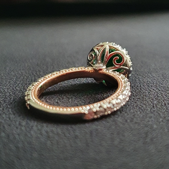 Designer Silver&Rose Gold Round Green Diamond Ring - Picture 3 of 6